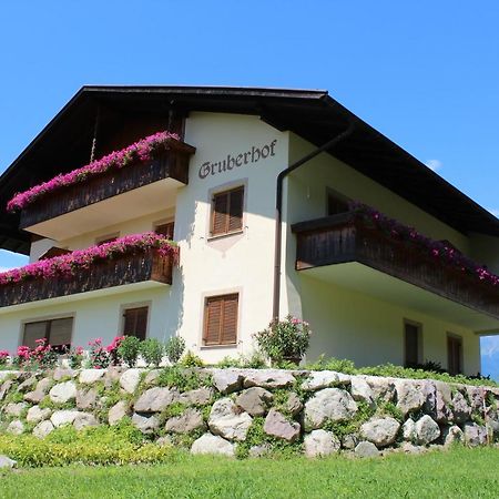 Gruberhof Bed and Breakfast Postal / Burgstall Eksteriør billede