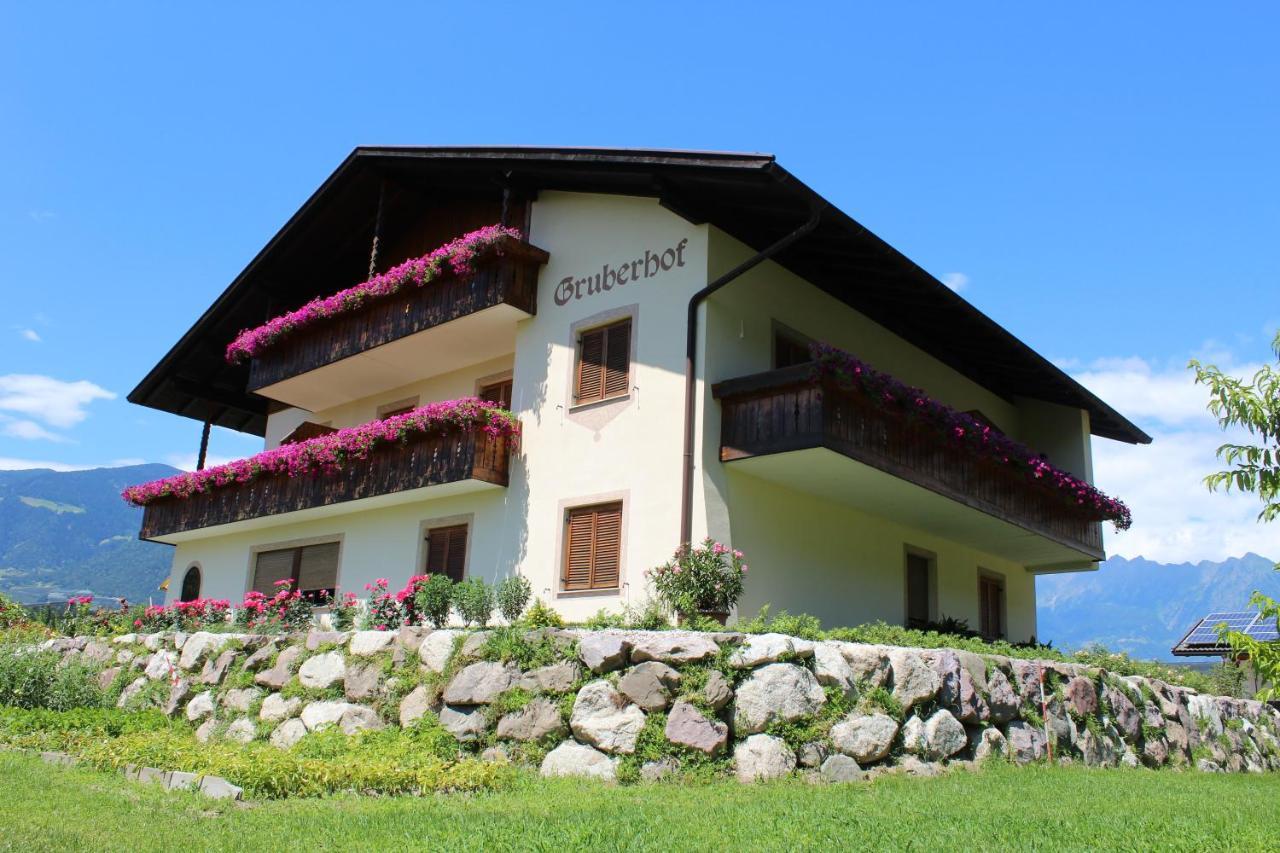 Gruberhof Bed and Breakfast Postal / Burgstall Eksteriør billede